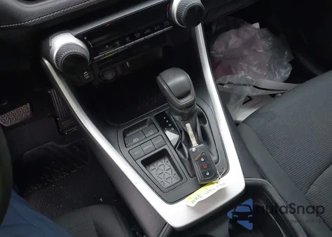 2020 Toyota Rav4 Le z USA, uszkodzony, nr VIN 2T3K1RFV5LW070848